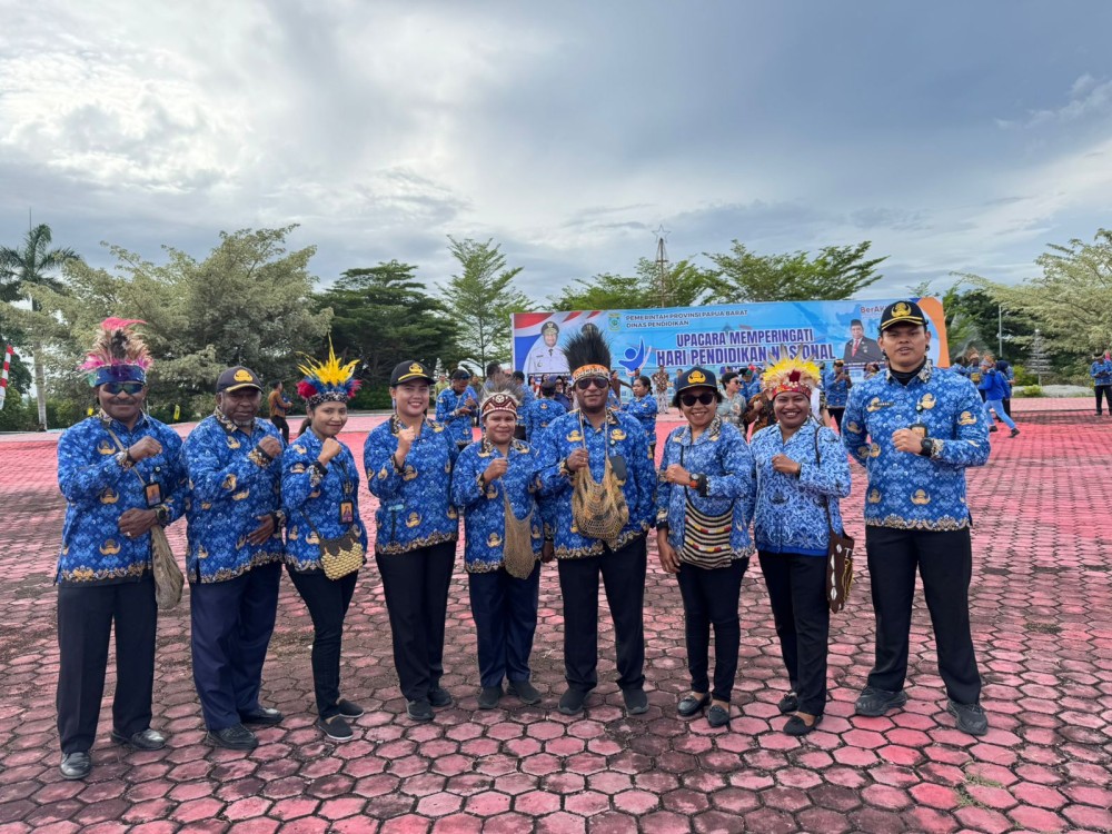 Upacara Memperingati Hari Pendidikan Nasional